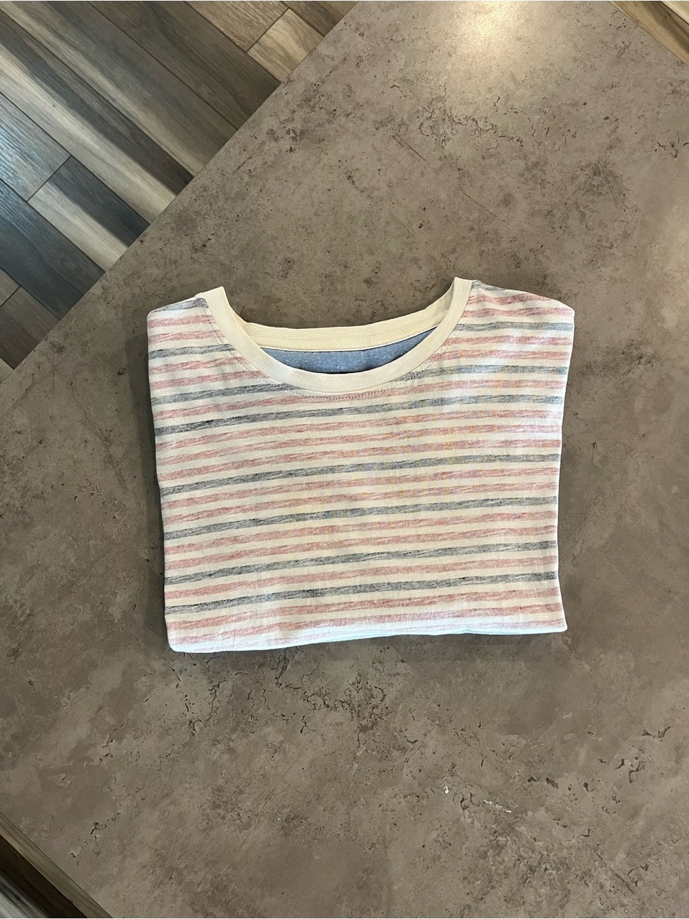 Short-Sleeve Crewneck Tee in Cream with Pastel Stripes